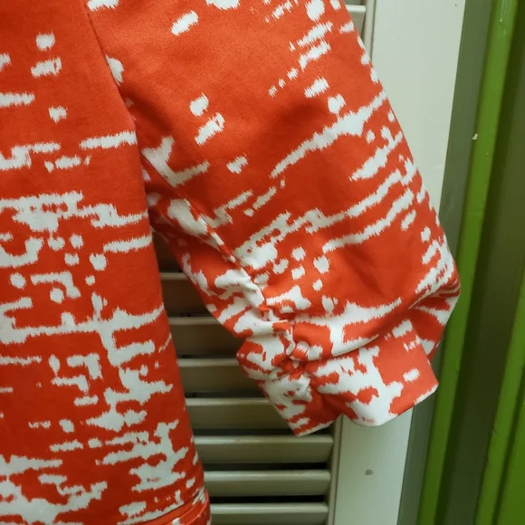 Aqua Vibrant Cropped Blazer Red White Abstract Print - Picture 6 of 12